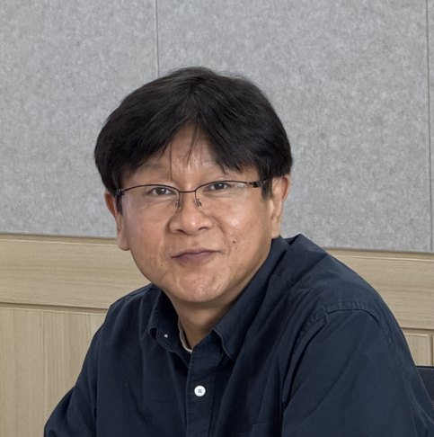 지병근 사진